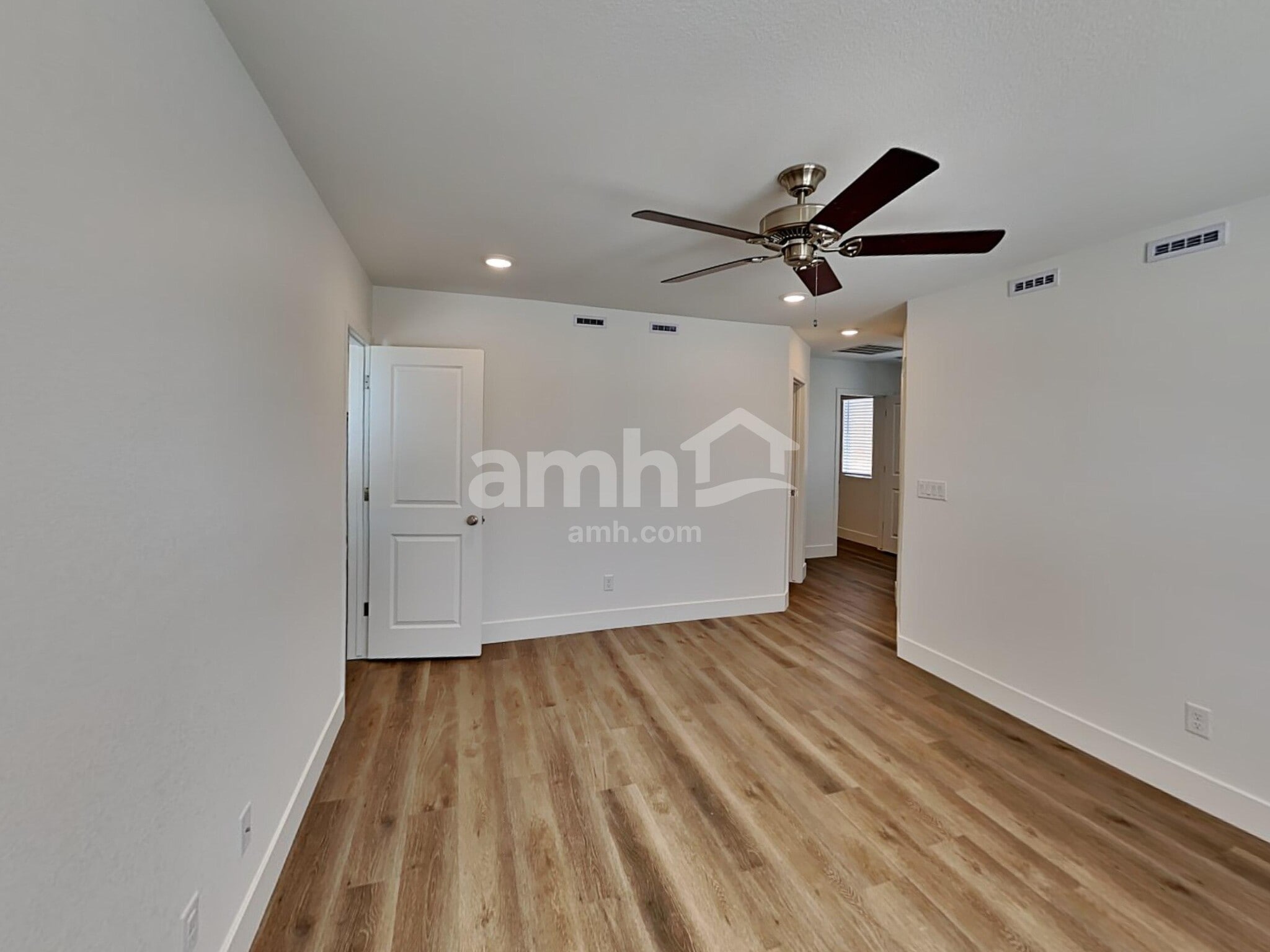 Building Photo - 11194 Magallanes St