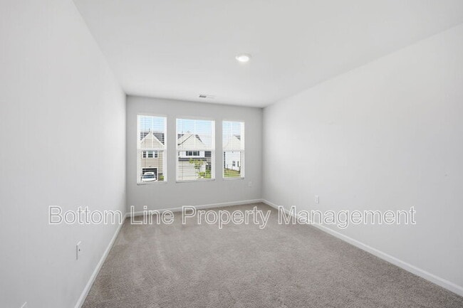Building Photo - 5038 Kota St