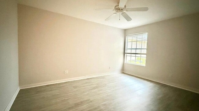 Building Photo - 7701 Pine Island Way