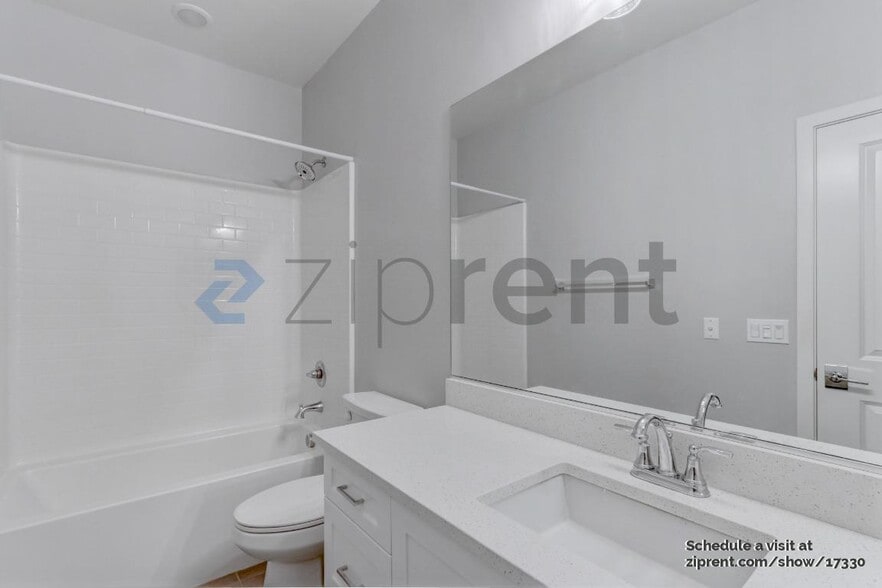 Building Photo - Unit 105