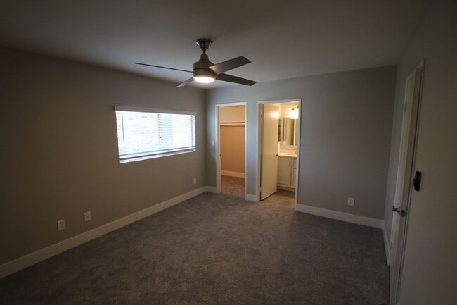 Building Photo - Gorgeous, Multi-Level 3 BD, 2 BA in North ...