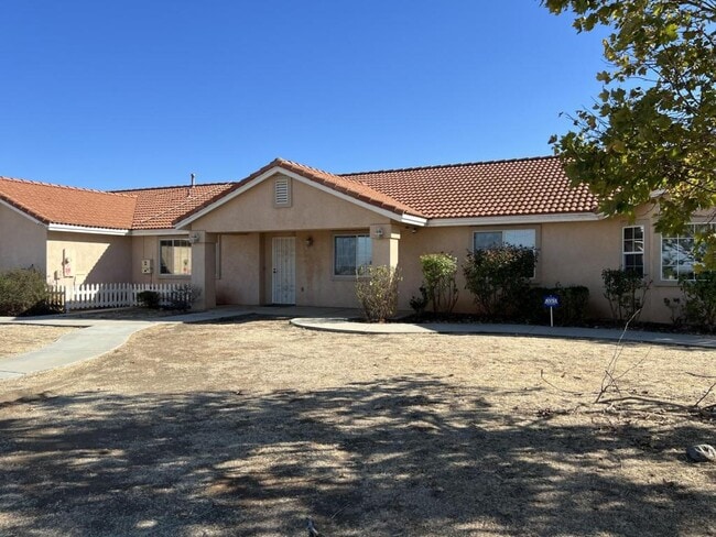 Primary Photo - 25805 McLaughlin Rd