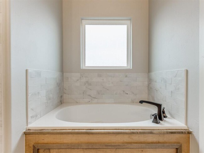 Building Photo - 3005 SW 133rd St