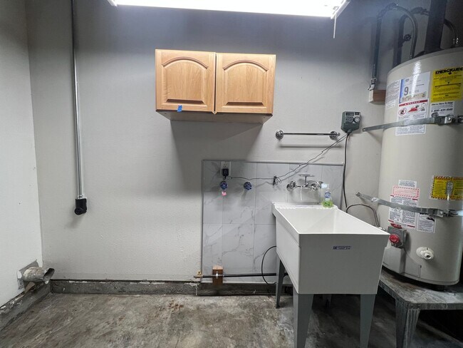 Building Photo - Single Story 3 bedroom In Cute Treelined Vallejo Neighborhood