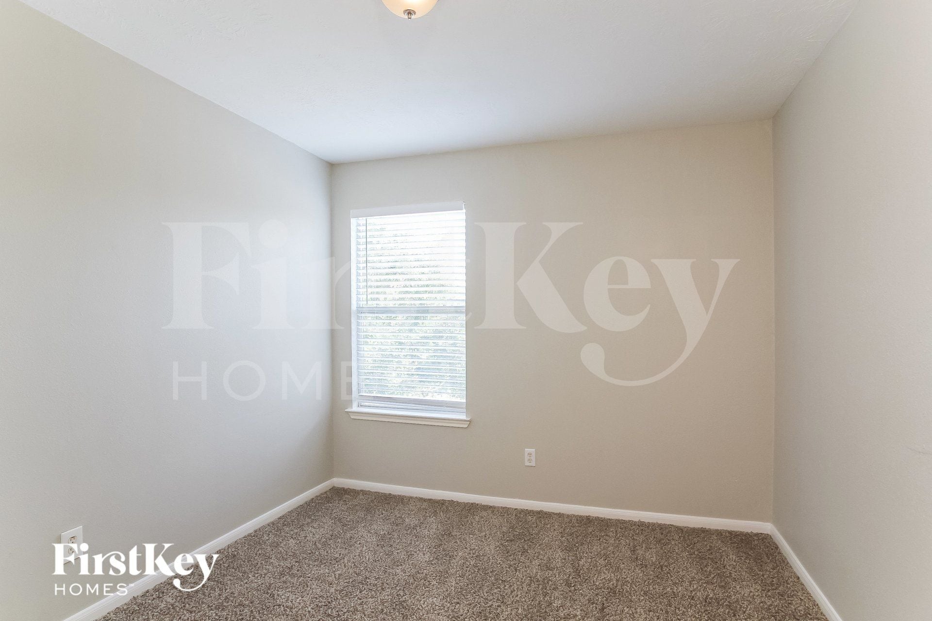 Building Photo - 1910 Emerald Pathway Dr