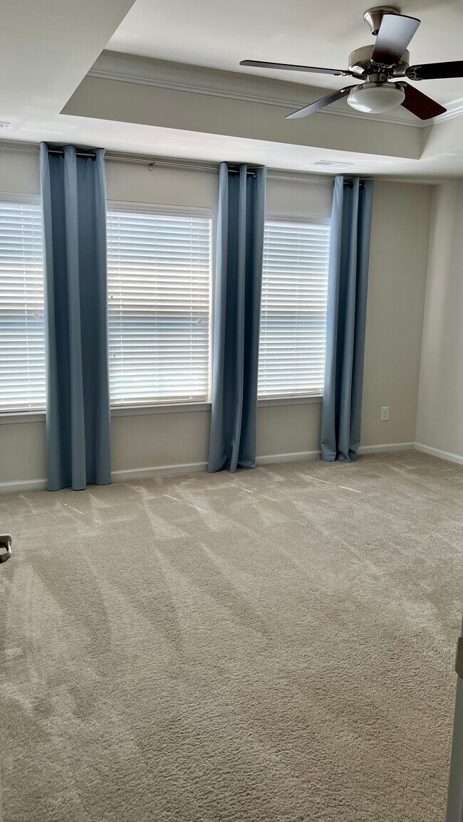 Building Photo - 331 Park Meadows Dr