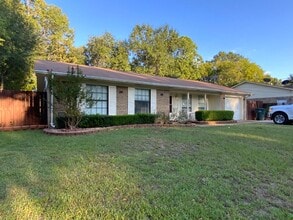 Building Photo - 4702 Jade St