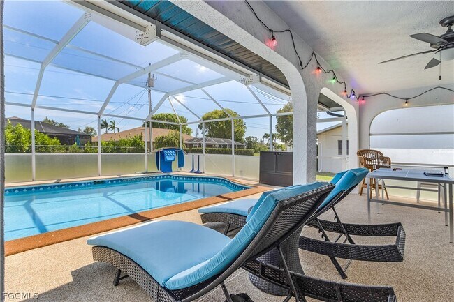 Building Photo - 428 SW 37th St