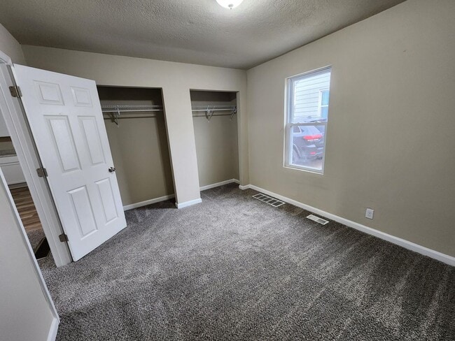 Building Photo - 2 Bedroom 1 Bath Home With 2 Stall Garage