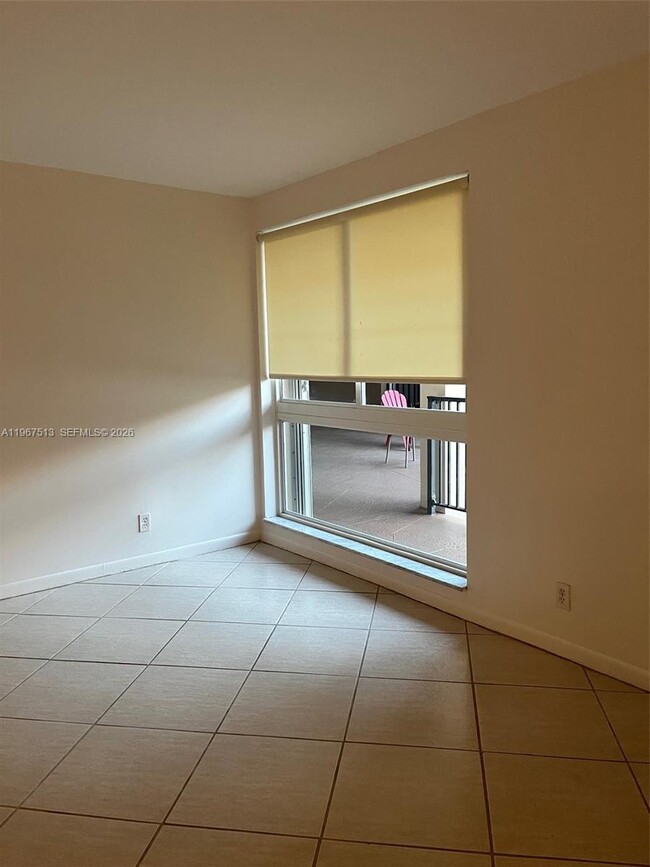 Building Photo - 2420 Diana Dr