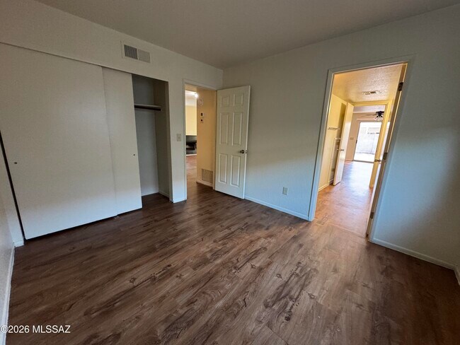 Building Photo - 5200 W Wood Owl Dr