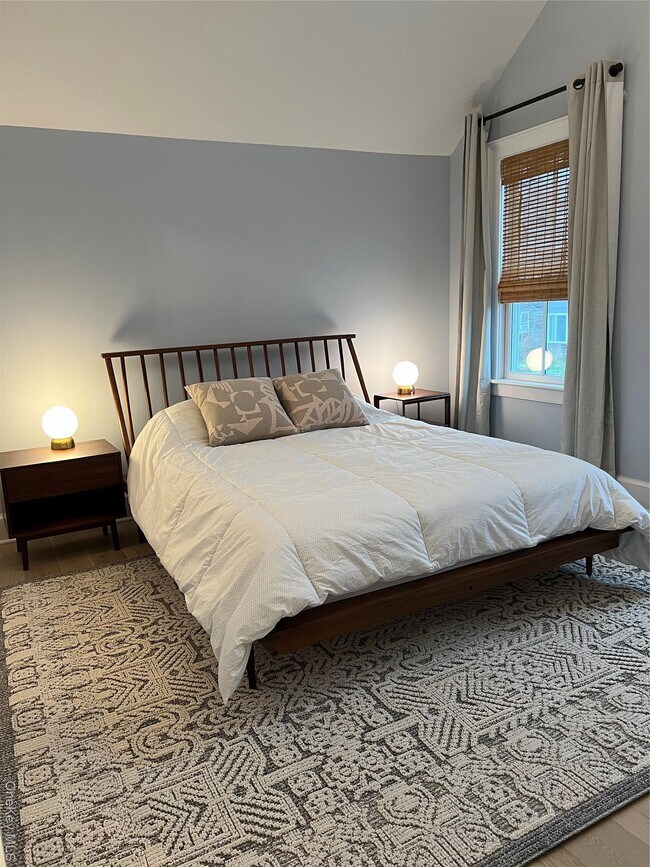 Building Photo - 237 6th St