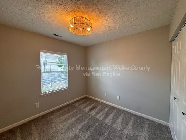 Building Photo - 5228 Big Bass Dr