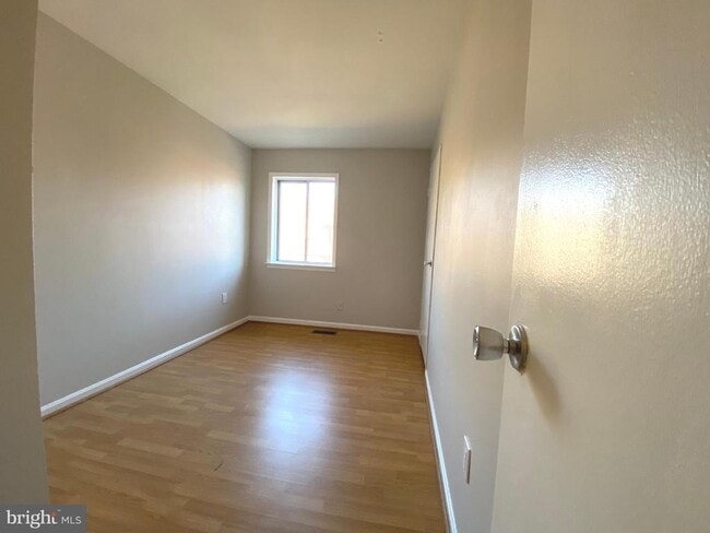 Building Photo - 4597 Logsdon Dr