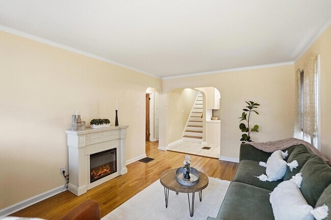 Building Photo - 2695 Bellwood Ave