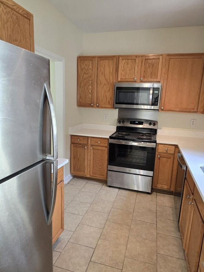 Building Photo - Residential Home Located in Vermillion with 3BR/2.5BA