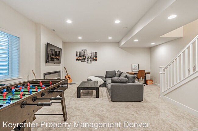 Building Photo - 4 br, 3.5 bath House - 2570 South Cherokee...