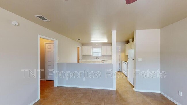 Building Photo - 9904 Risky's Ranch Dr