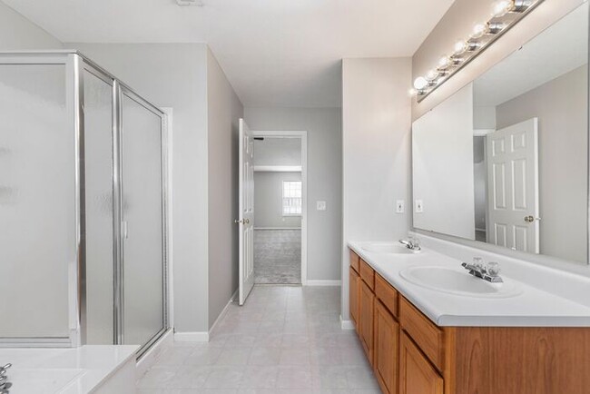 Building Photo - 4 Bedroom with a 3 Car Garage in Zionsvill...