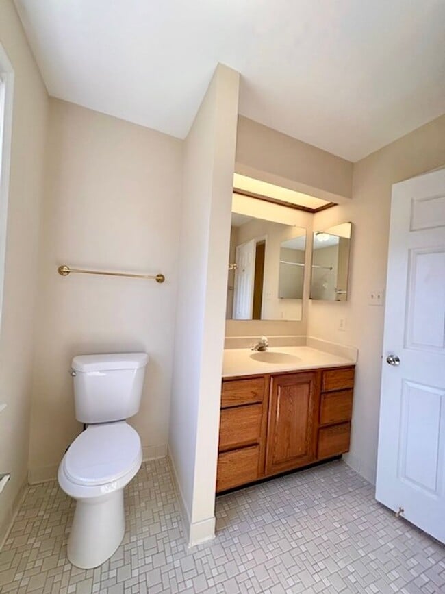 Building Photo - 6825 Spring Beauty Ct