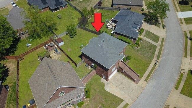 Building Photo - 6113 W Pleasant Dr