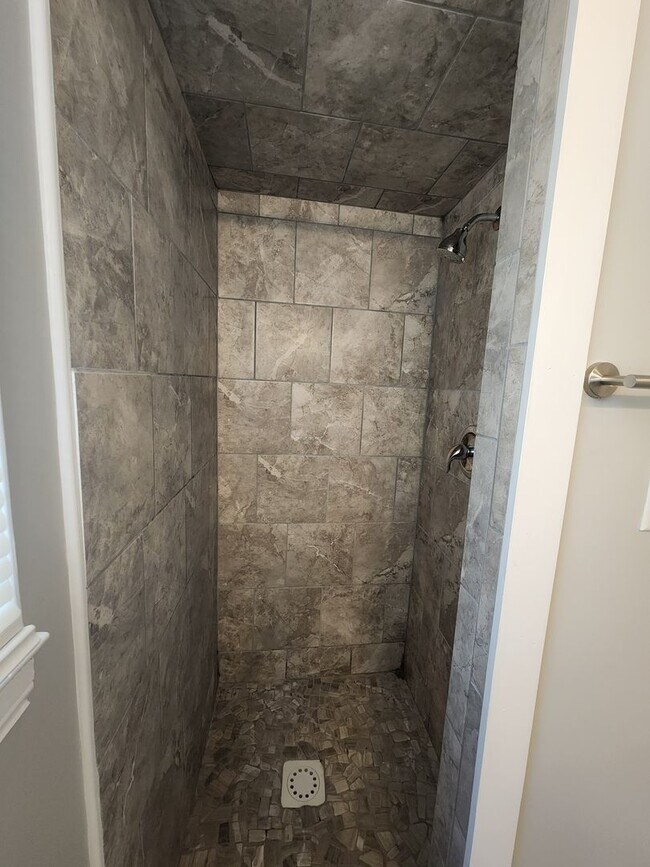 Building Photo - 4 Bedroom, 3 Bath Ranch in the heart of Monroe