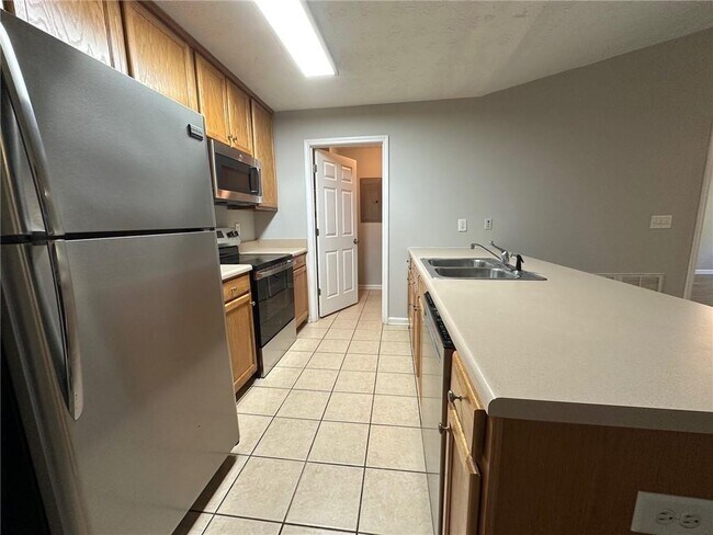 Building Photo - 3976 Hidden Hollow Dr