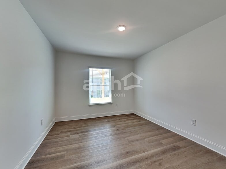 Building Photo - 1634 Soapstone Rd