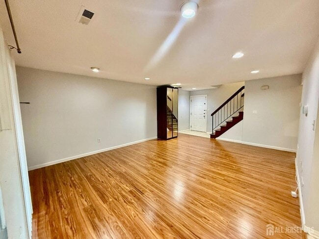 Building Photo - 1404 Edison Glen Terrace
