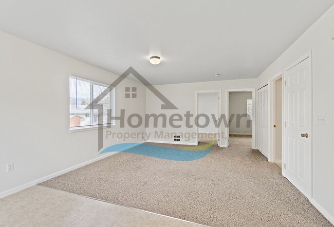 Building Photo - 6498 Tamarack Ln