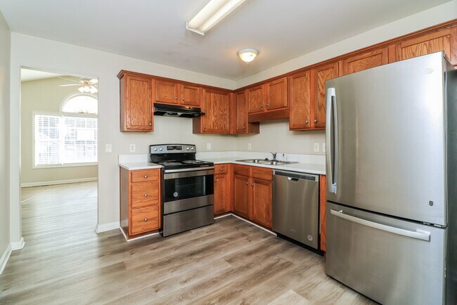 Building Photo - 6980 Pine Shadow Way