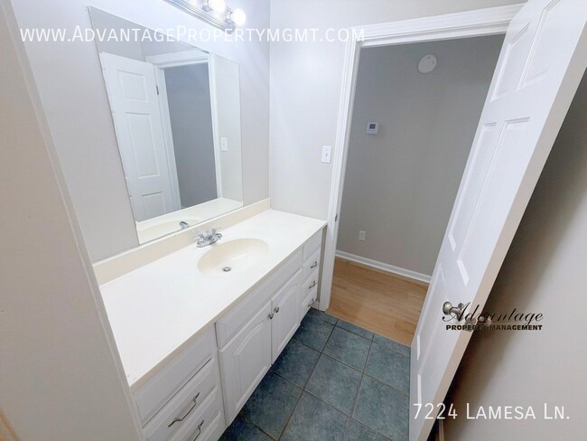 Building Photo - 7224 Lamesa Ln