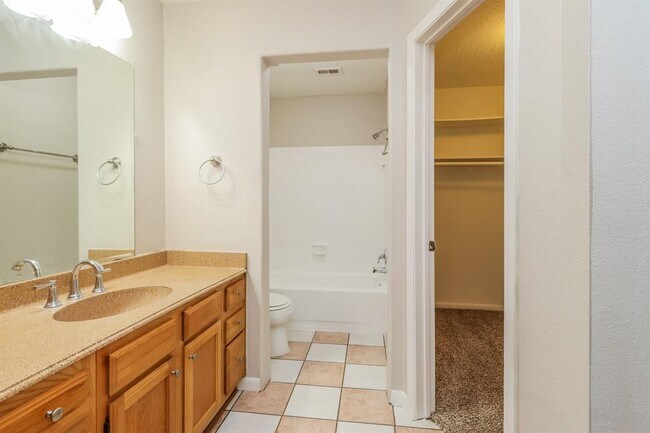 Building Photo - 22626 Guardsman Ln