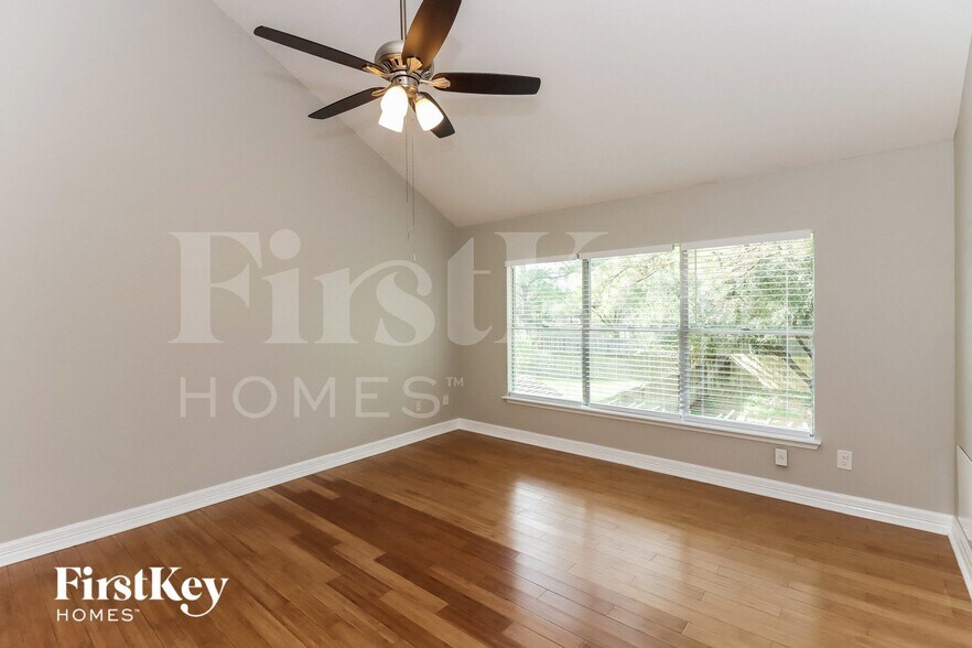 Building Photo - 7935 Shangrila Ln