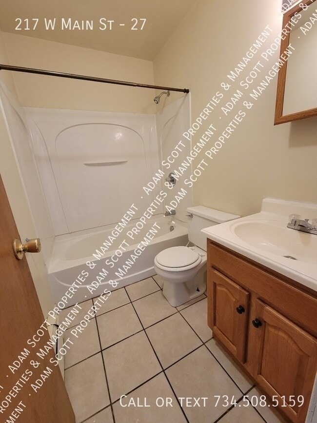 Building Photo - 217 W Main St