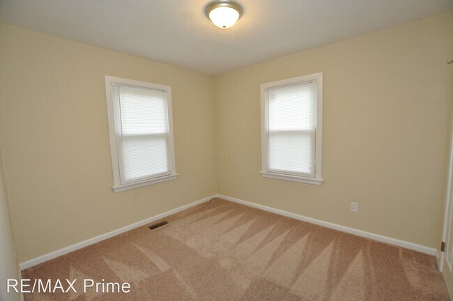 Building Photo - 3 br, 1 bath House - 104 Gumwood Drive