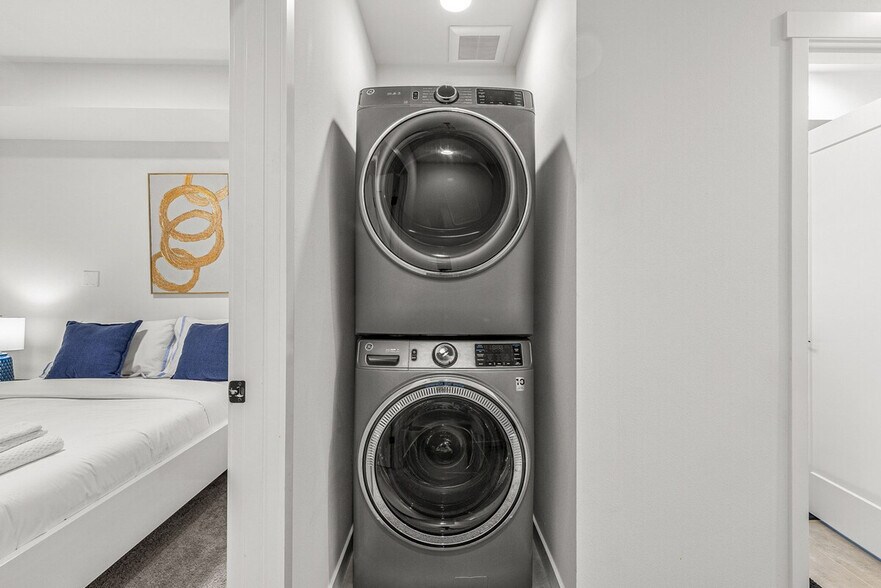 Building Photo - 5201 Brooklyn Ave NE