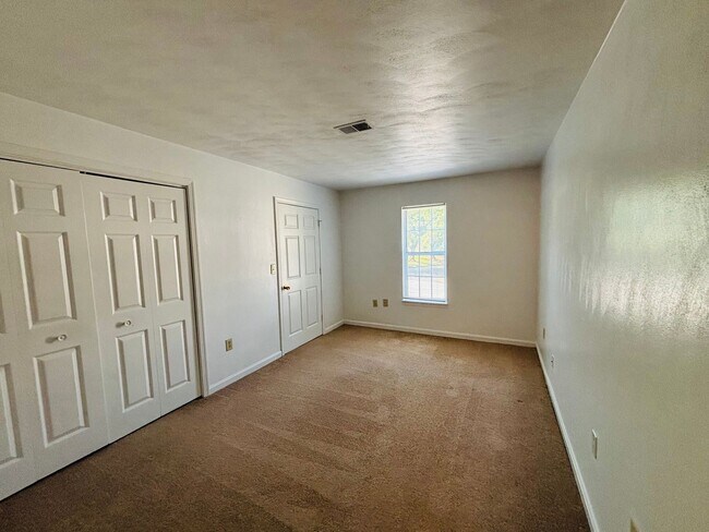 Building Photo - 108 Chowning Pl