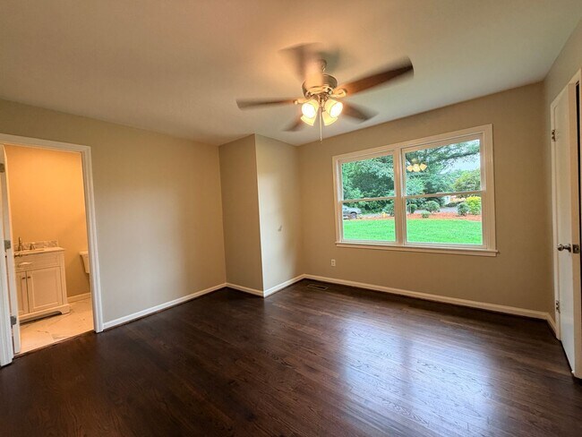 Building Photo - Fully Remodeled in the Heart of West Homewood - Welcome Home
