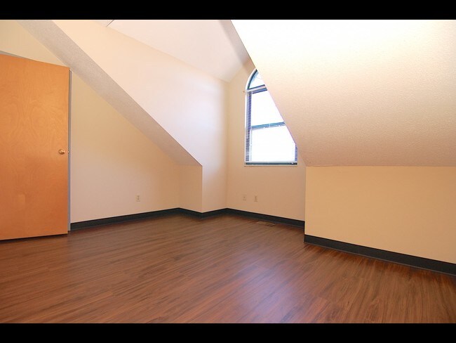 Building Photo - McKinley Heights
