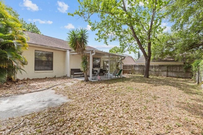 Building Photo - 1345 Tindaro Dr