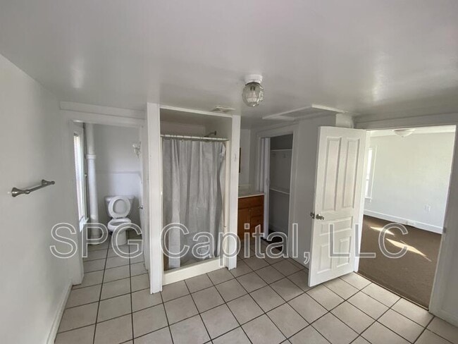 Building Photo - 819 Manor St