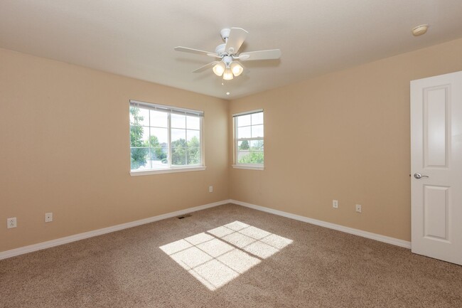 Building Photo - Spacious 3-Bedroom Townhome in Prime South...