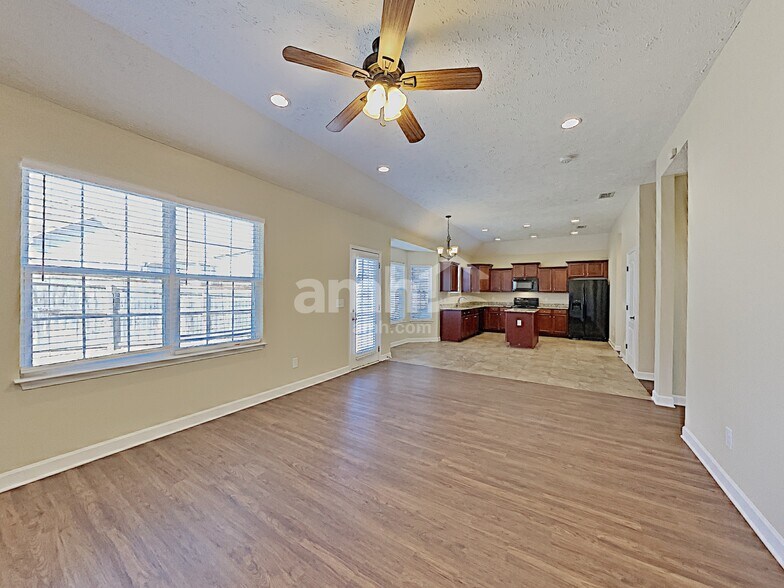 Building Photo - 808 Ottoe Ct