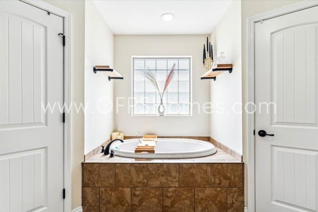 Building Photo - 8170 Tavira St