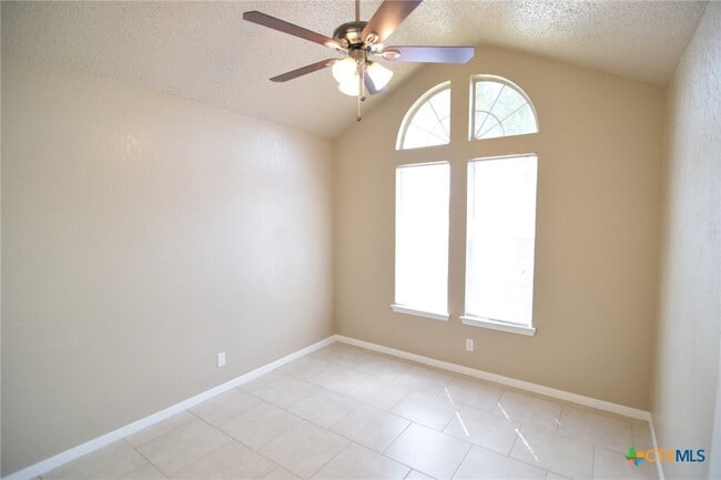 Building Photo - 5003 Shawn Dr