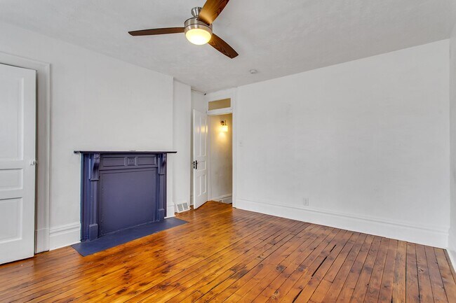 Building Photo - 5232 1/2 Natrona Way