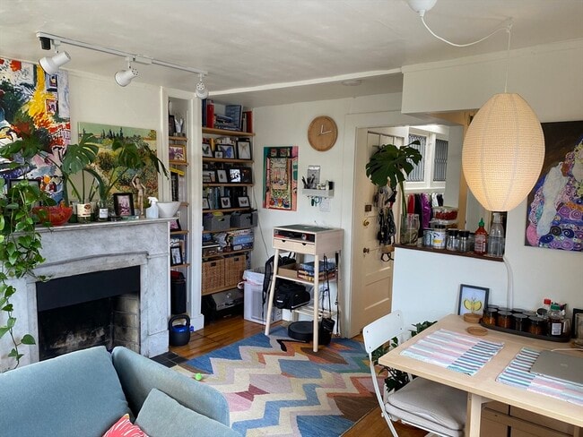 Building Photo - 49 Brimmer St