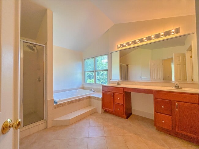Building Photo - 101 Sunflower Cir