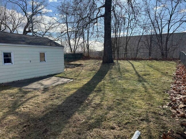 Building Photo - 3827 Keota Ave